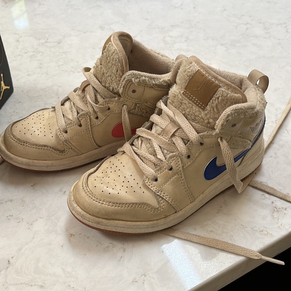 2021 Air Jordan 1 Mid Utility PS 'Fleece' - Picture 3 of 5